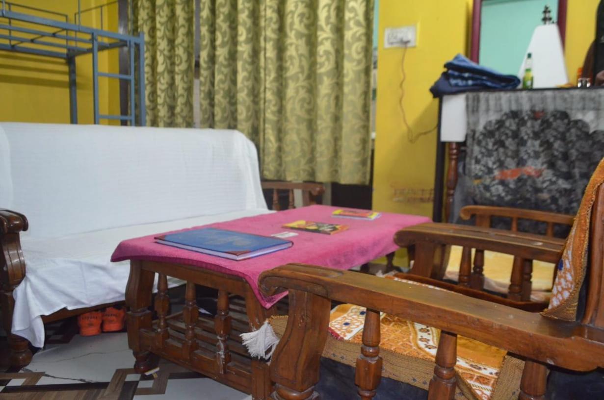 Awara Hostels & Dormitory Lucknow Exterior photo